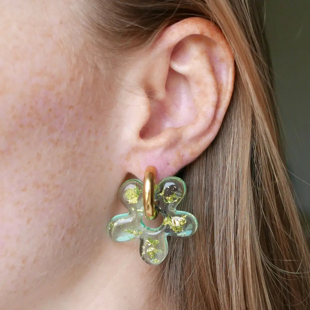 Boucles D’oreilles En Résine Yasmine Émeraude / Créole Dorée